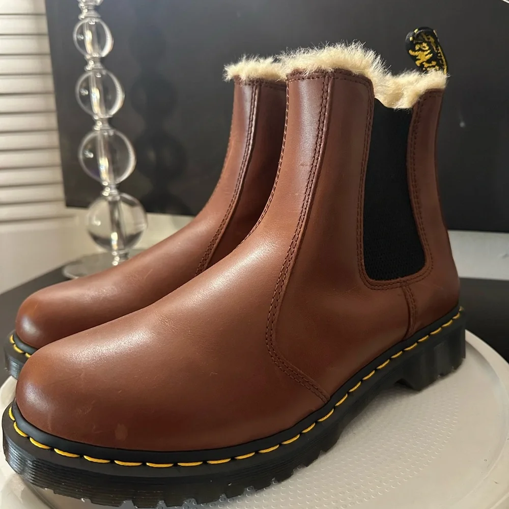 🆕Dr. Martens 2976 Lenore Chelsea Boots
